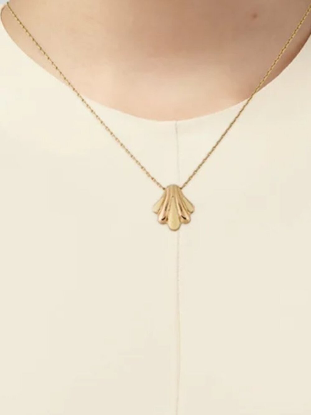 Christian Dior Vintage Shell Necklace 14k Yellow gold Plated Charm Free Chain.